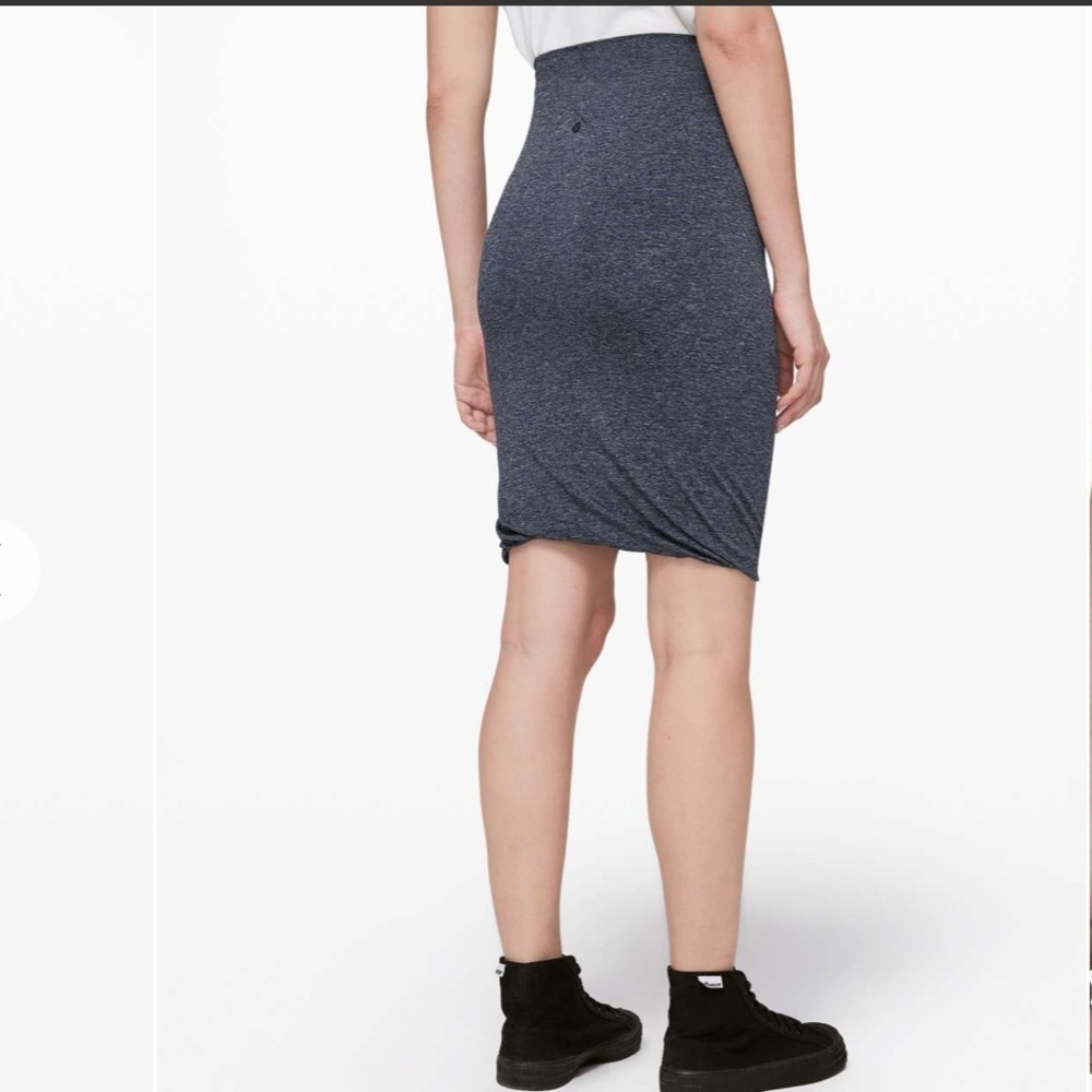 lululemon‎ Boulevard Bliss Skirt True Navy White